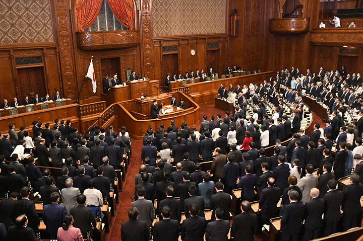 5月27日　衆議院本会議にて賛成多数で可決